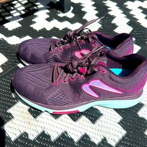 Women’s Newton Kismet running sneaker size 9